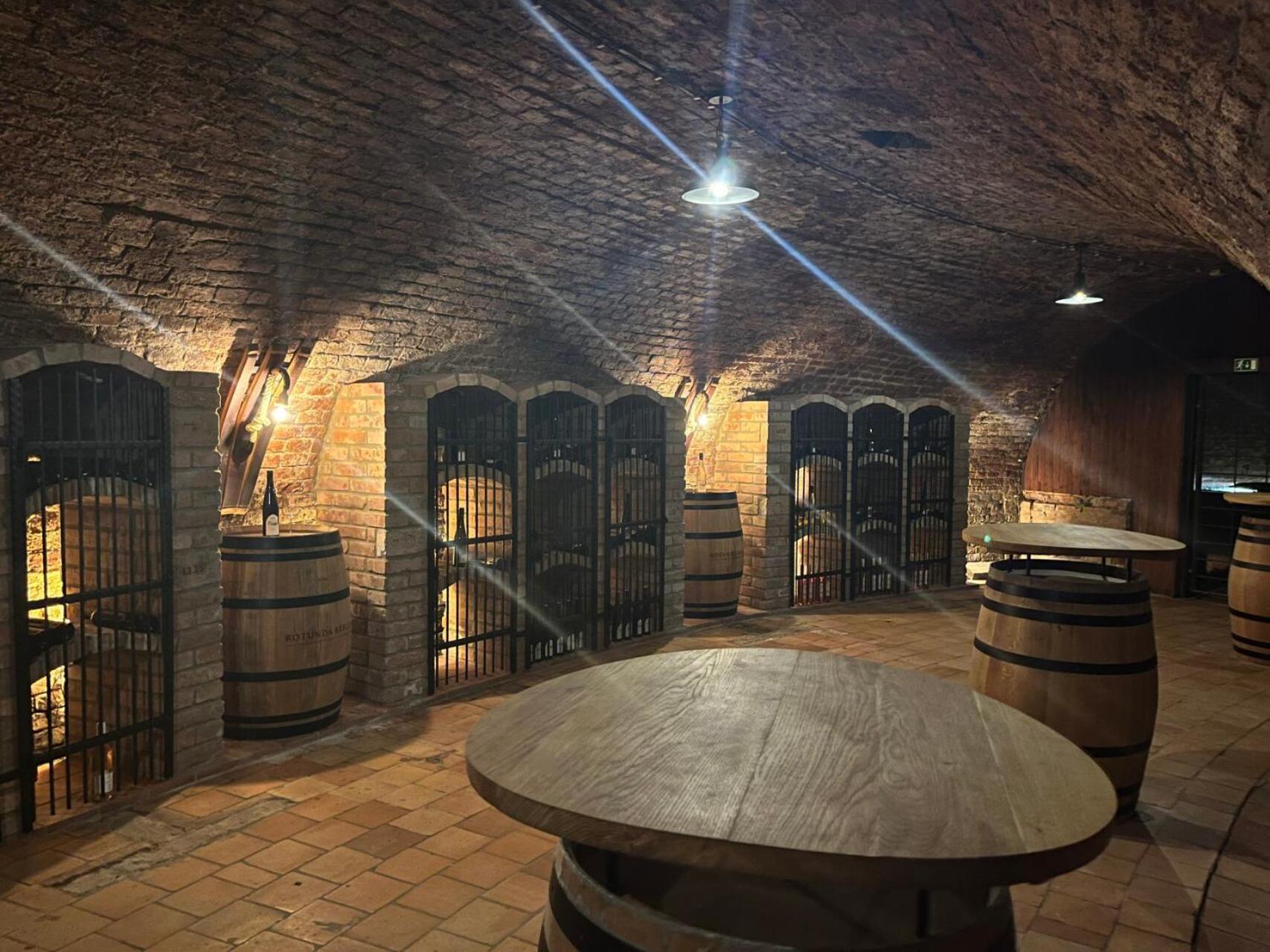 Zamecky Penzion Rotunda Breclav Exterior photo